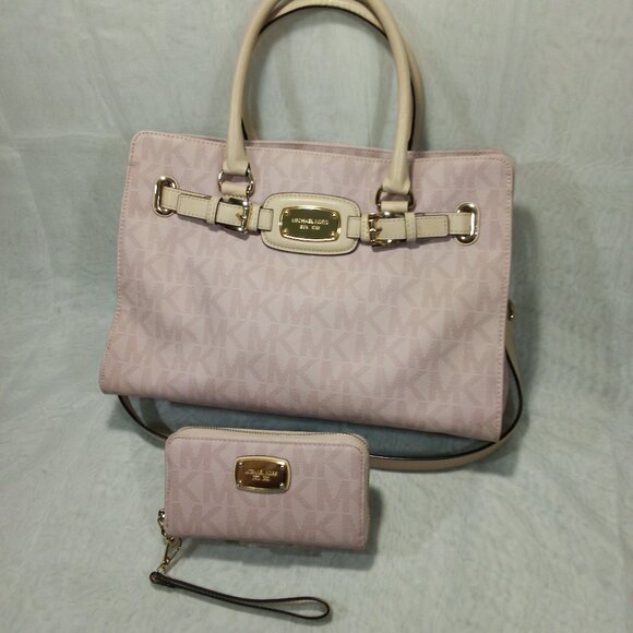 Michael Kors Signature Coated Canvas and Leather East/West Hamilton Tote